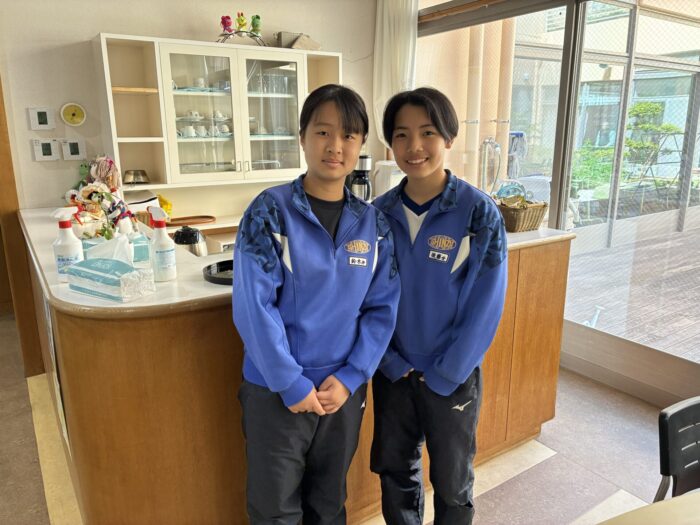 地元の中学生がバザール南風のボランティアに来てくれました！