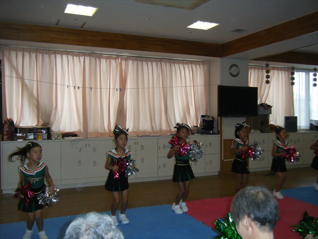 チアダンスが来てくれました