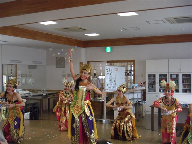 バリダンスに大興奮