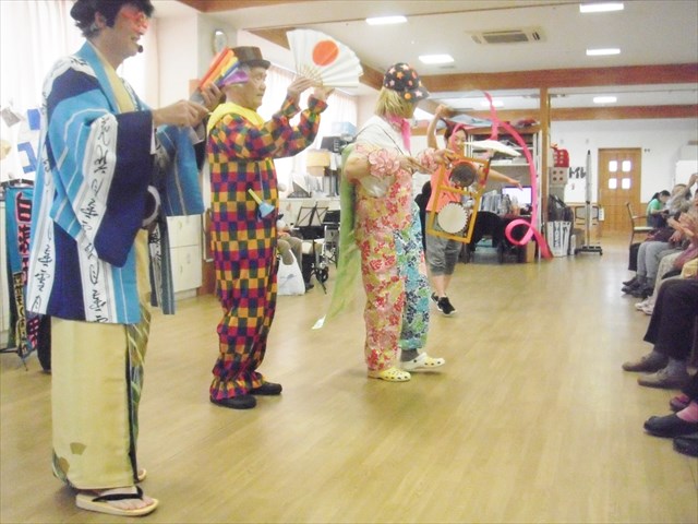 お皿回しで大騒ぎ　＼(^o^)／