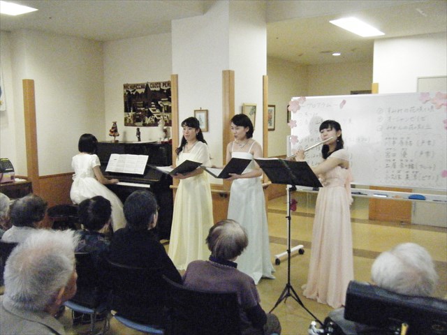 倉松の天才歌姫羽ばたく　♪♪♪