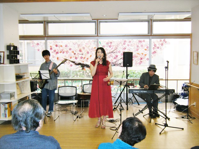 30.4.7.105_R.JPG